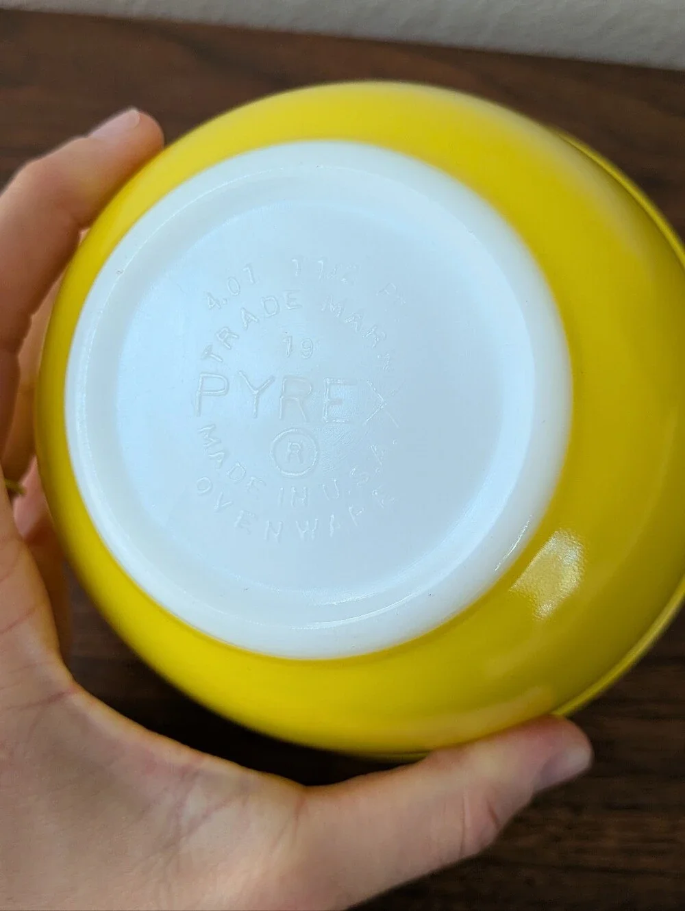 Vintage Pyrex Yellow Bowl 401  1 1/2 pt Small Nesting Bowl Excellent Condition